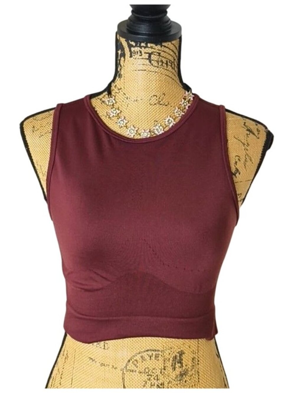 Gymshark Womens M Crop Tank Top Burgundy Athletic Activewear Sporty Workout Gym